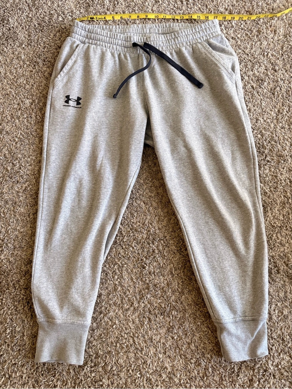 Under Armour Men’s Loose Fit Joggers Grey Size XL